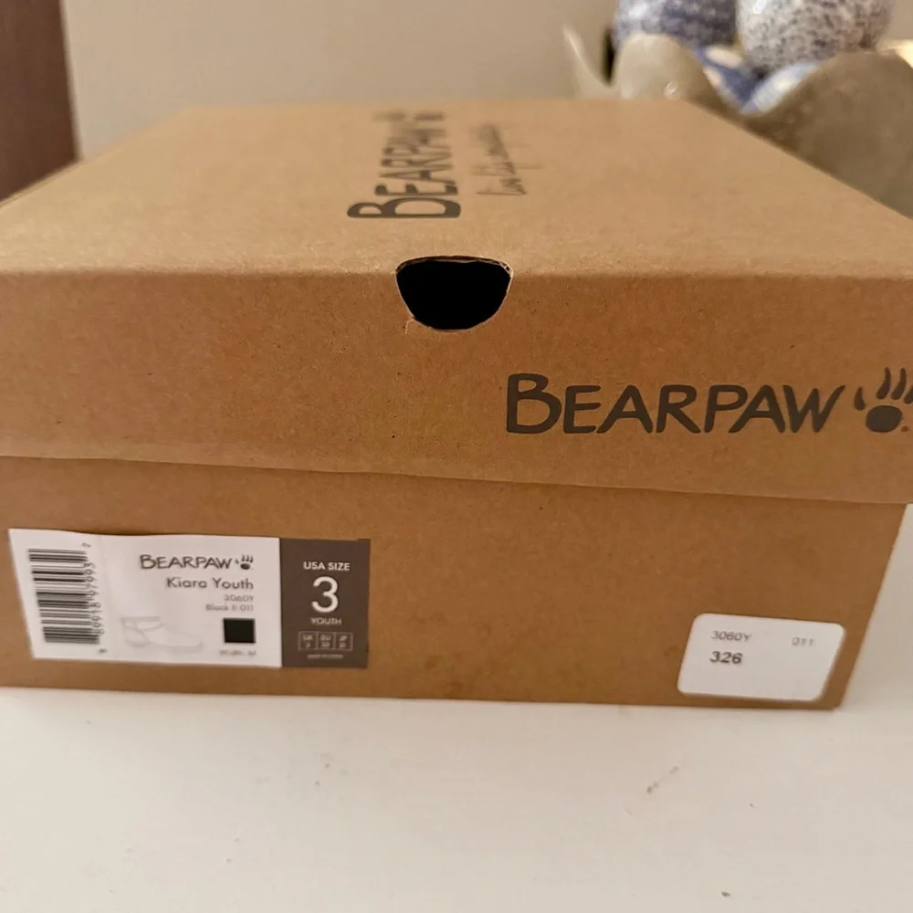 NWT BEARPAW Kiara Winter Boots from Finish Line (Kid size 3)